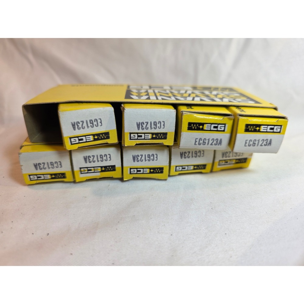 Lot of 9 Sylvania ECG123A Silicon NPN Transistor Semiconductor Components Vintag